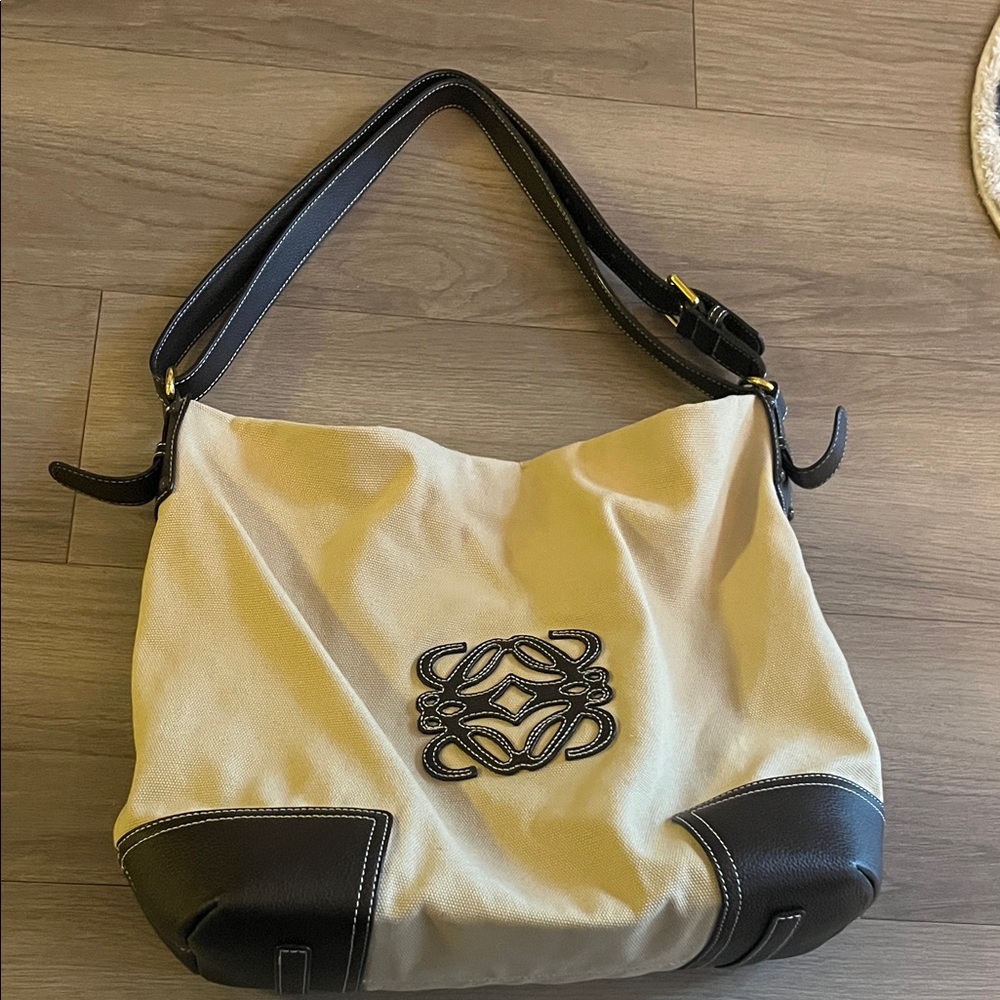 Elegant Black and Cream Women's Bag